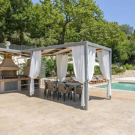 Mater Terra-private *