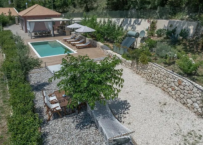 Mater Terra-private Villa